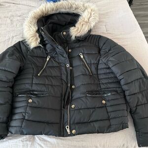 Zara Women's Black Puffer Jacket with Faux Fur Hood